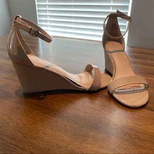 Beige Kelly&Katie patent leather wedge sandals
